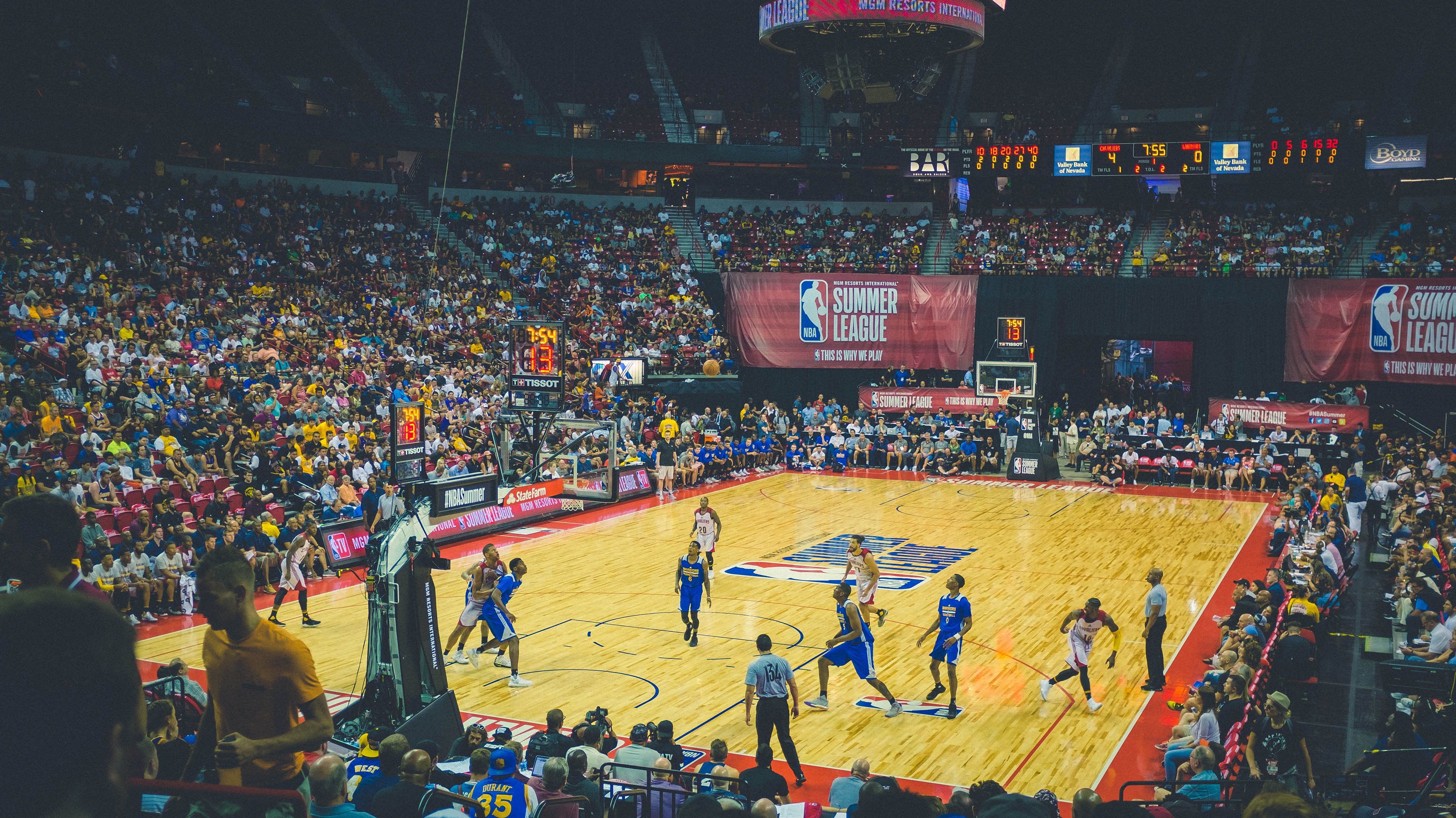 “体育+公共卫生研讨跑” 专家边跑边讨论健康政策